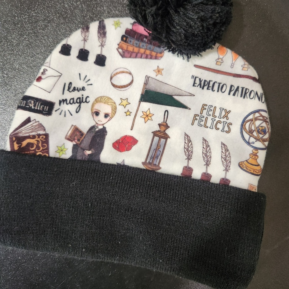 Harry Potter Winter Beanie with Pom Pom‎ One Size Fits Most - Picture 2 of 5